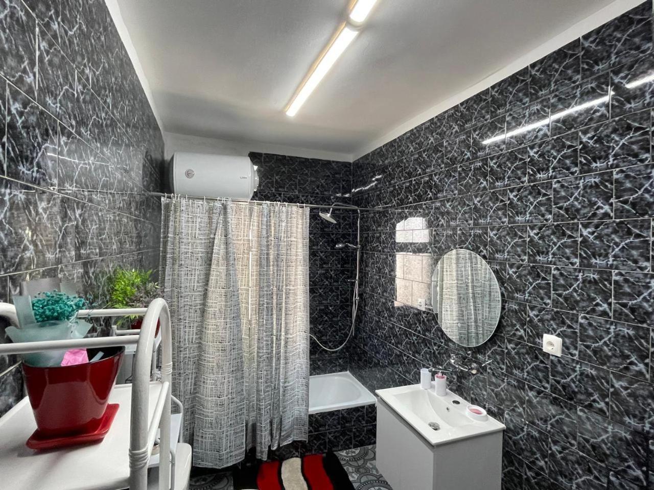 Villa Oni Tiranë Ngoại thất bức ảnh