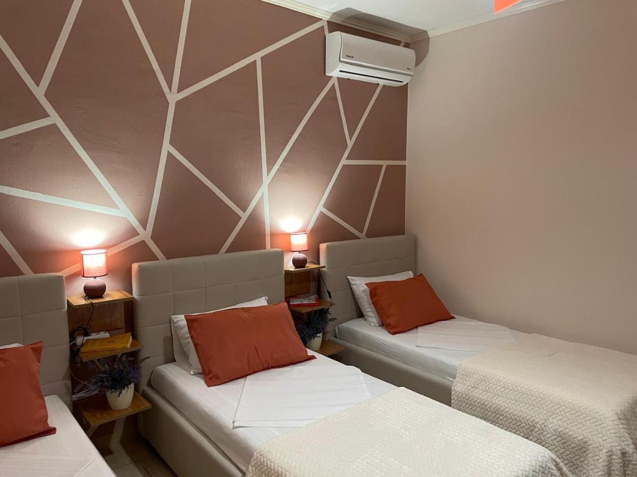 Villa Oni Tiranë Ngoại thất bức ảnh